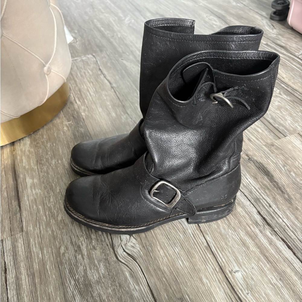 Frye Veronica short boot